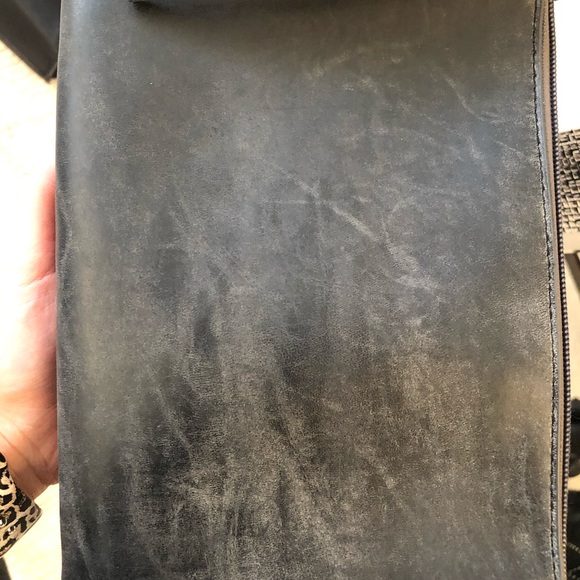 Grey cross body tassel bag - Picture 5 of 8